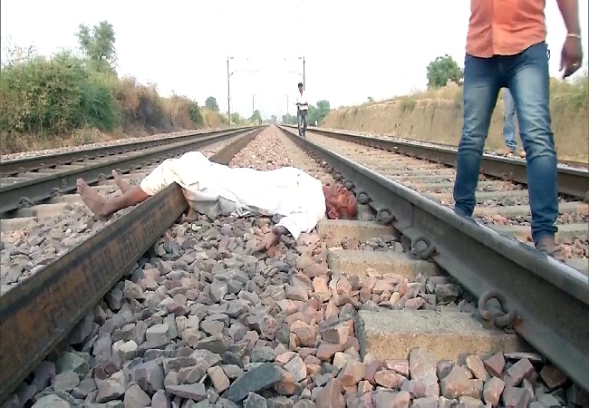 Gurjar Aandolan: Gurjar Community blocks railway track in Bharatpur to demand reservation