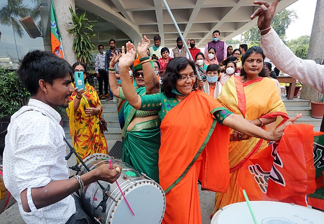 MP: Drums, dance to celebrate BJP’s strong showing in by-polls (PICs)