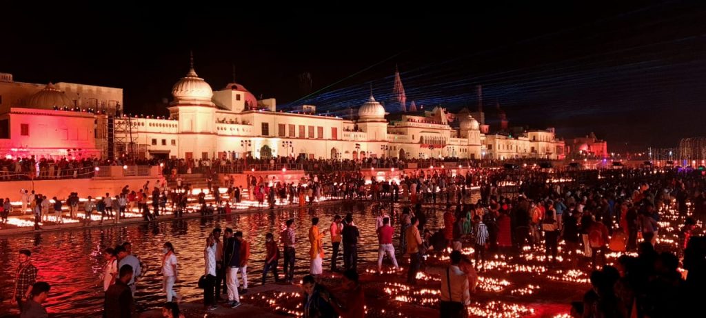 Ayodhya lights 5.84 lakh diya, makes Guinness World Record: Pictures ...