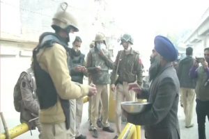 Farmers protesting at Delhi border offer prayers on Guru Nanak Jayanti, distribute ‘prasad’