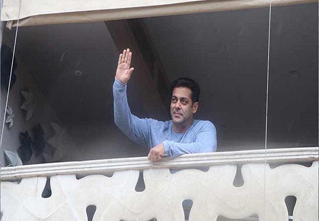 Salman Khan in self-isolation after his driver & 2 staff members test Covid +ve