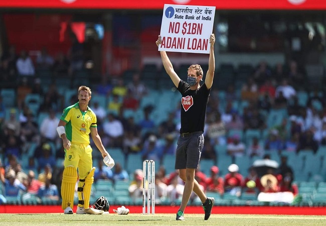 SBI No $1B Adani loan: Spectator holding placard invades ground during Ind VS Aus ODI
