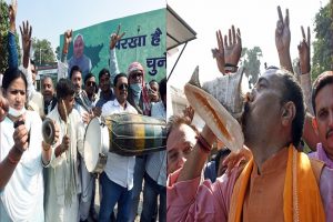 With NDA leading in Bihar, celebrations erupt at JD(U), BJP party offices