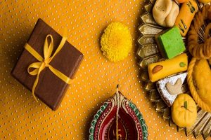 30 Diwali Gift Ideas: Best corporate Diwali gifts that would strengthen professional ties with employees