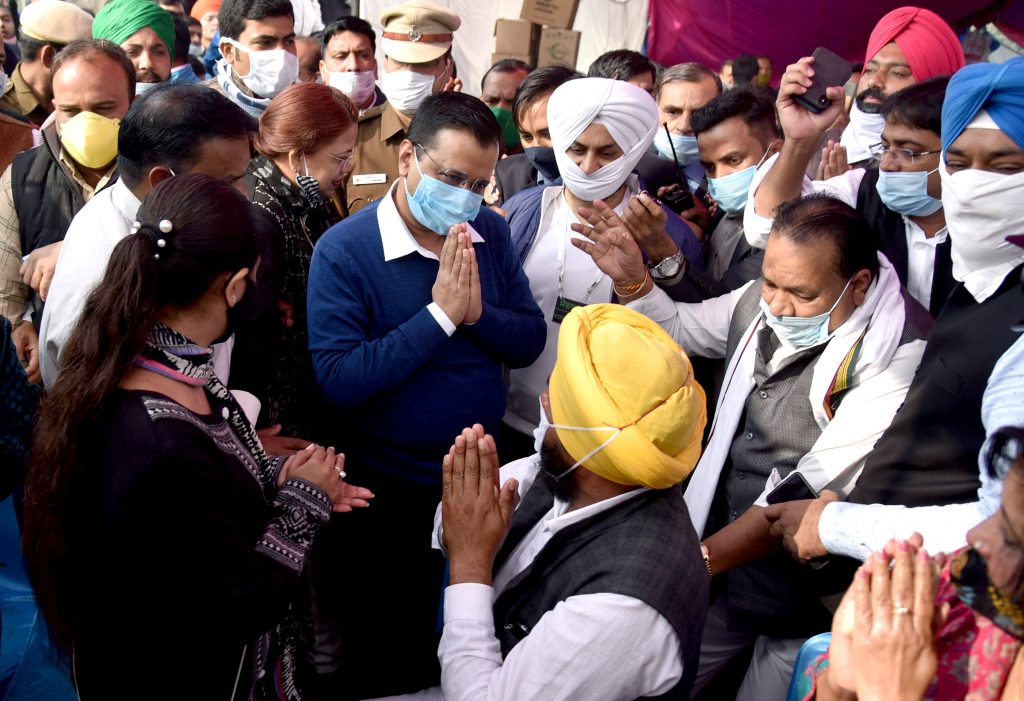 Delhi Chief Minister Arvind Kejriwal visits Guru Teg Bahadur Memorial