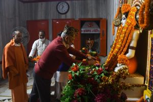CDS Gen Bipin Rawat offers prayers at Gorakhnath temple, CM Yogi accompanies him