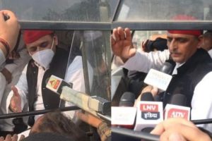 Farmers Protest: Akhilesh Yadav detained by UP cops, bundled into police van after he sits on dharna against farm bills