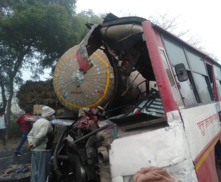 Uttar Pradesh: Seven killed in collision between UP Roadways bus and gas tanker truck in Sambhal