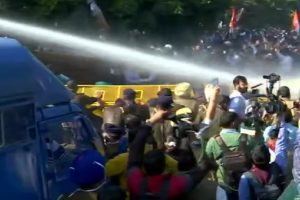 Farmers Protest Live Updates: Police use water cannon on Punjab Youth Congress workers who have gheraoed Haryana CM’s residence
