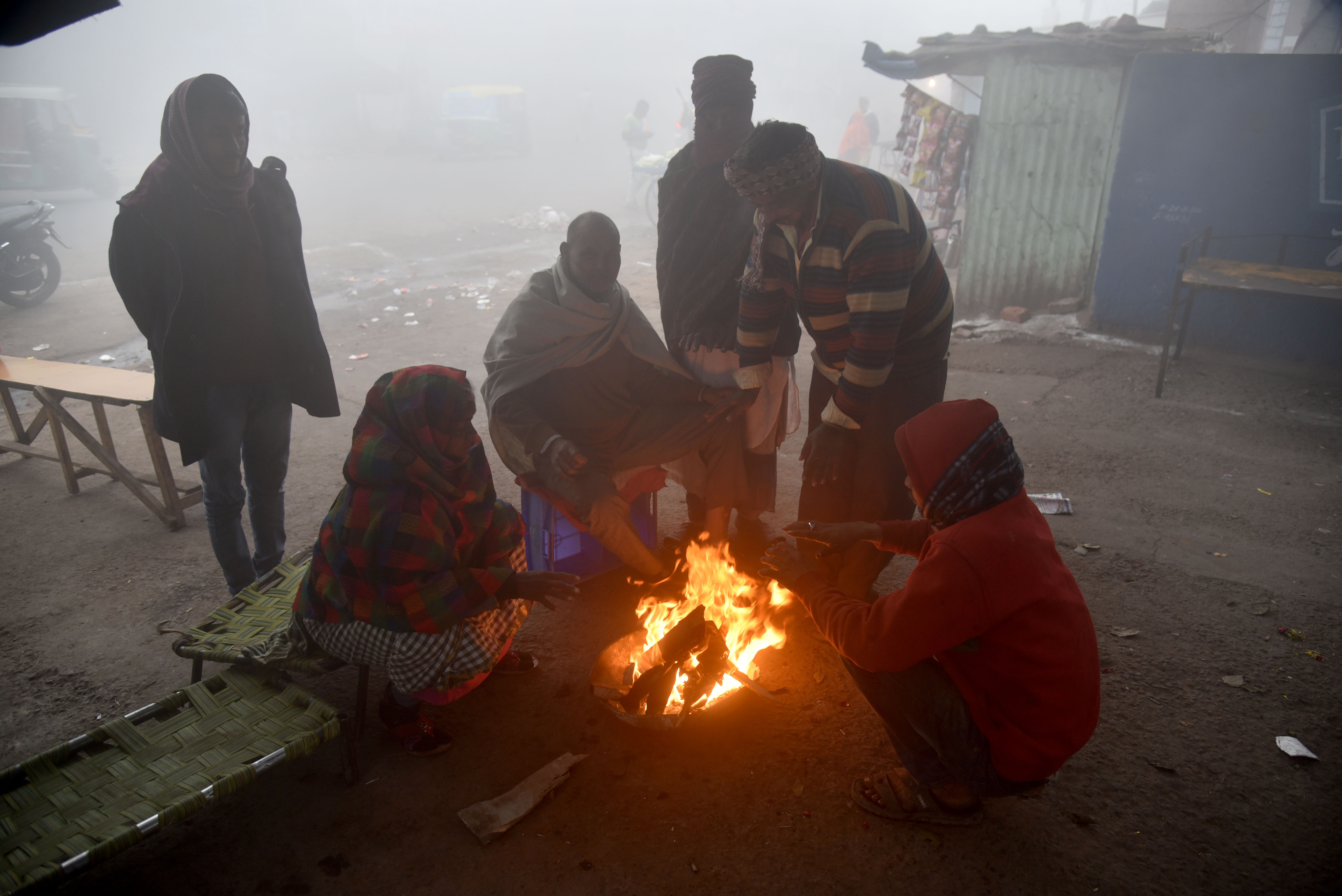 Mercury drops to 1.1°C in Delhi, lowest temperature in 14 years | See Pics