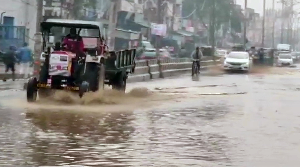 Heavy Rains Lash Delhi-NCR; See Pics: Pictures Gallery, Photos