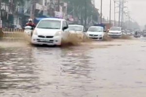 Heavy rains lash Delhi-NCR; See Pics