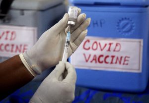 US regulator calls for pause in Johnson & Johnson vaccine over clotting issues