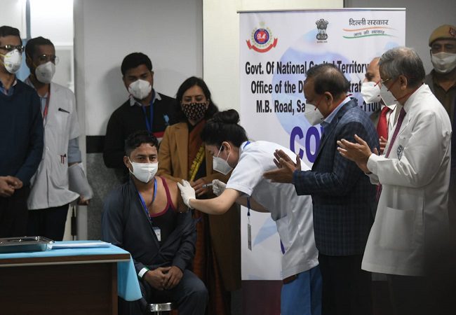 Beginning of end of Covid-19 LIVE UPDATES: Vaccination drive under way across India, 3cr to be inoculated in phase 1