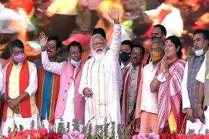 PM Modi gets grand welcome in Bengal, chants of Vande Mataram reverberate (VIDEO)