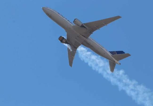 United Airlines flight lands safely at Denver airport after engine failure