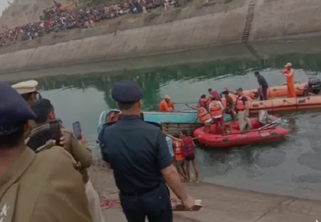 Tragedy in Madhya Pradesh: Bus falls into canal in Sidhi district, 30 bodies recovered; rescue work on