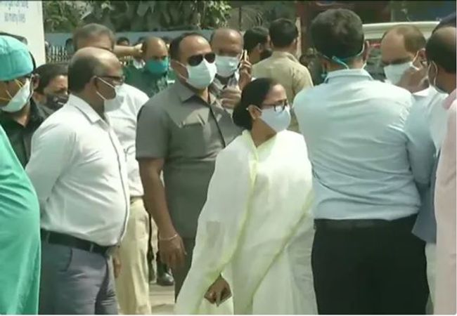 Mamata Banerjee visits hospital to meet injured minister Jakir Hossain