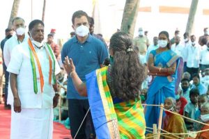 Fisherwoman complains Rahul Gandhi that ‘CM didn’t even visit them after cyclone’, Narayanasamy translates that she’s praising govt