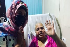 Rakhi Sawant’s mother undergoes cancer treatment, duo thank Salman Khan in a hospital VIDEO
