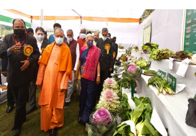 Yogi, Anandiben inaugurate flower exhibition