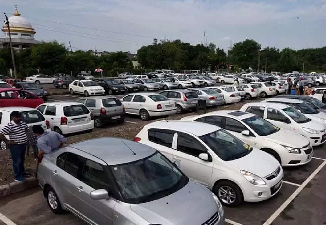 Auto registrations up 14 pc in Aug, CVs witness upsurge