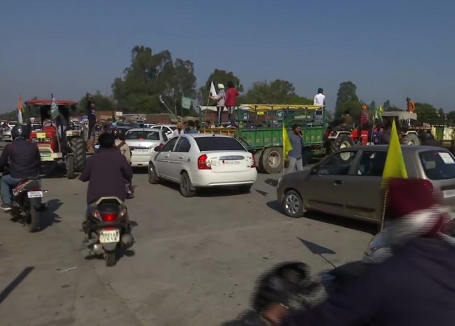Chakka Jam: Farmer groups stage protest on Jammu-Pathankot highway, reiterate demand for agri laws rollback