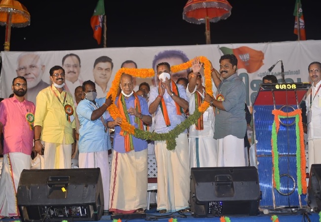 ‘Metro Man’ E Sreedharan formally joins BJP