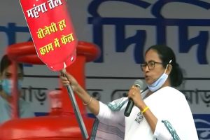 Mamata throws a challenge: Ready to play one to one