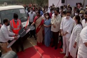 Hyderabad: 300 Swacch Auto tipper vehicles launched for waste collection