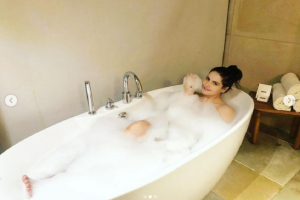 Zareen Khan’s Women’s Day bathtub photos go viral (PICS)