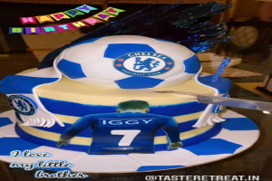 Ibrahim Ali Khan cuts ‘Chelsea’cake on his 20th birthday (PICS)