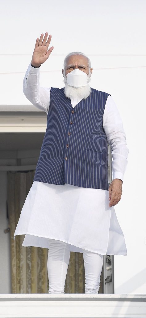 PM Modi at Dhaka airport.