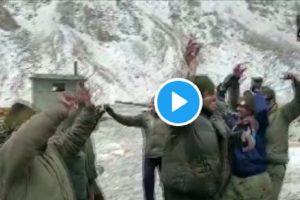 ITBP jawans celebrate Holi near Galwan, Ladakh; their dance on racy track is viral (VIDEO)