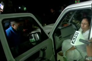 No attack on Mamata in Nandigram, her car rammed into a pillar: Eyewitnesses tells a TV channel (VIDEO)