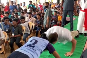 Rahul Gandhi takes up push-up challenge, wows students with one-hand push-up (VIDEO)