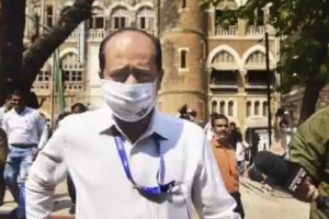 Sachin Vaze owns firms & businesses, claims BJP’s Kriti Somaiya; demands sacking of Mumbai police chief