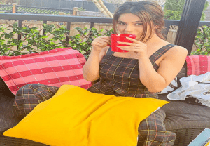 Shehnaaz Gill looks stunning in her balcony look (PICS)