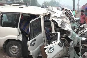 8 dead, 4 injured in car truck collision in Agra