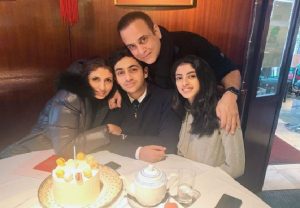 Happy Birthday Shweta Bachchan: Daughter Navya Nanda wishes mother with an adorable family picture!
