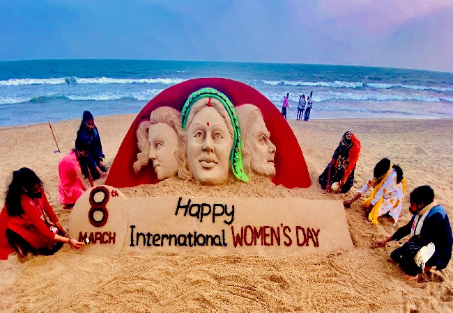 International Women’s Day: Six girl of Sudarsan Sand Art school created beautiful sand sculpture at Puri beach
