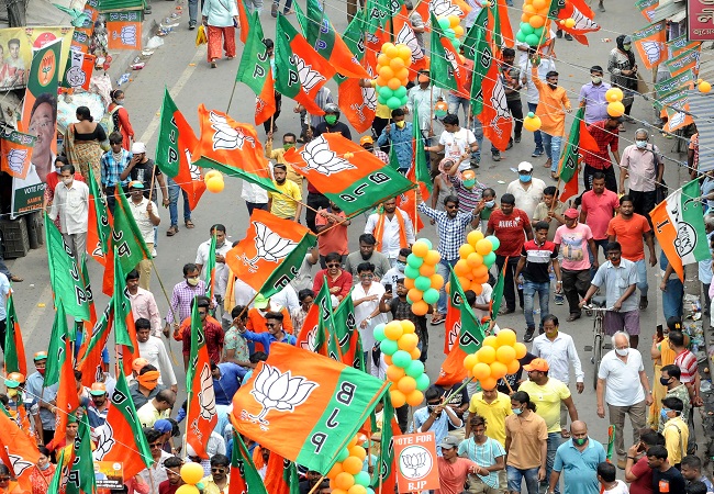 West Bengal polls: BJP agent dies inside polling booth in Kamarhati, EC seeks report