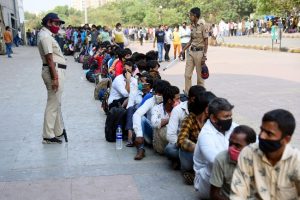 Migrants from Maharashtra allege of extortion at the hands of Maha police
