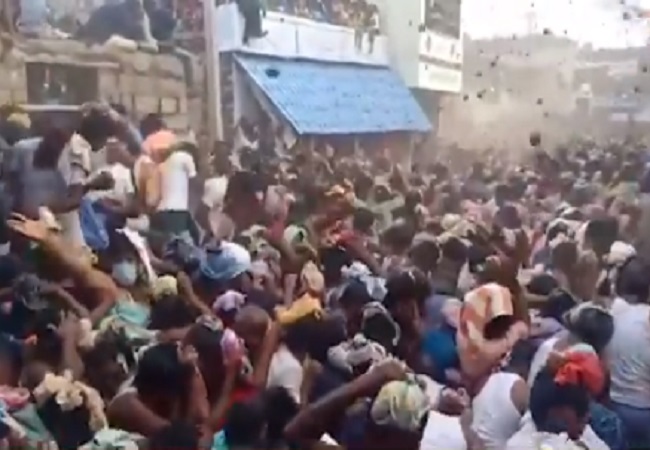 Andhra: Open violation of Covid norms in Kurnool as thousands gather for ‘Pidakal war’ (VIDEO)