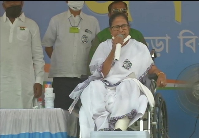 Will win West Bengal on one leg and then Delhi with two legs: Mamata Banerjee