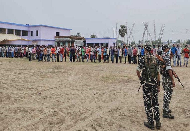 Cooch Behar: 4 dead in firing outside polling booth; EC demands report by 5 PM