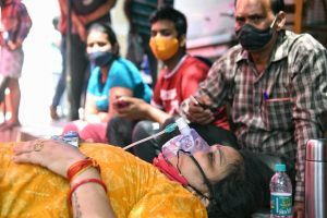 India logs over 4 lakh COVID-19 cases for 4th day in a row