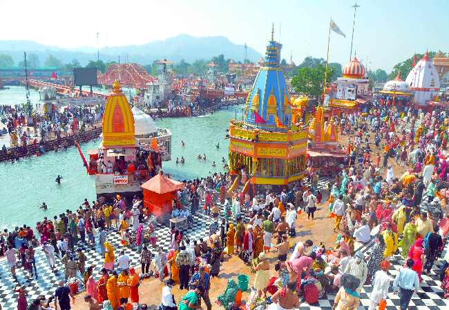 Maha Kumbh 2021: Devotees participate in third ‘Shahi Snan’ in Uttarakhand’s Haridwar