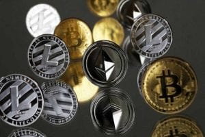 Cryptocurrency bloodbath: $500 billion wiped out! Bitcoin plunges 30%, Ethereum tanks 40% in 24 hours