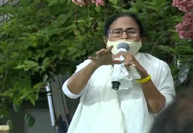 Mamata Banerjee seen without wheel chair after 52 days, thanks everyone after winning Nandigram
